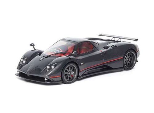 1:18 2015 Pagani Zonda F, gloss carbon fekete with piros stripe