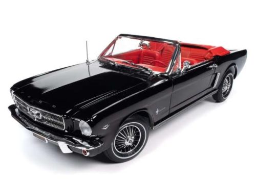 1:18 1964.5 Ford Mustang Convertible, raven fekete