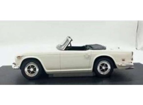 1:18 1967 Triumph TR5, fehér