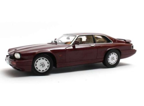 1:18 1993 Jaguar XJR-S, piros metallic