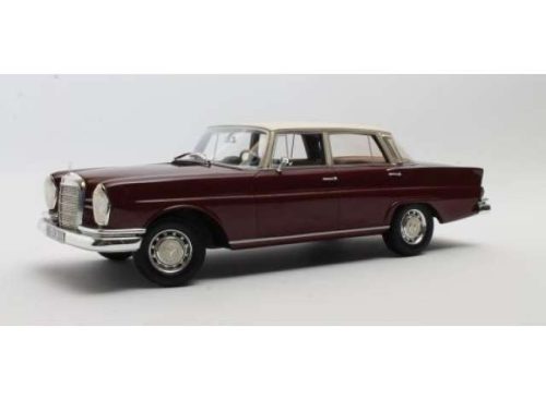 1:18 1959 Mercedes Benz 220SE W111, piros/fehér