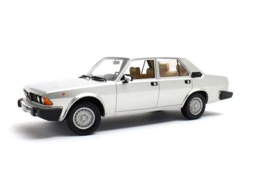 1:18 1979-1983 Alfa Romeo Alfa 6 2.5, ezüst