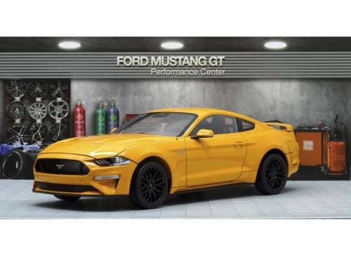 2019 Ford Mustang GT 5.0 coupe Right Hand Drive, narancs.