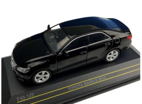 1:43 2012 Toyota Mark X, fekete