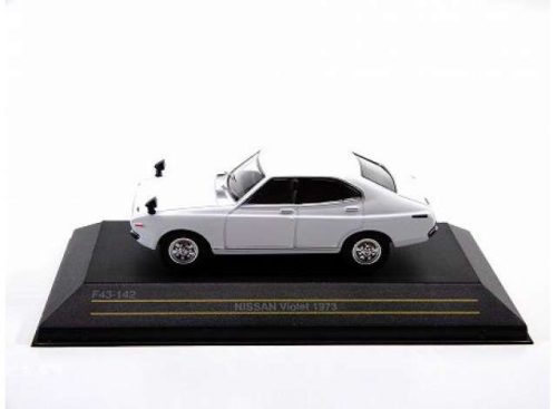 1:43 1973 Nissan Violet, fehér