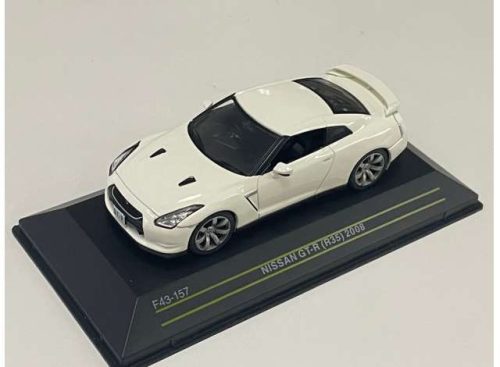 1:43 2008 Nissan GT-R R35, pearl-fehér