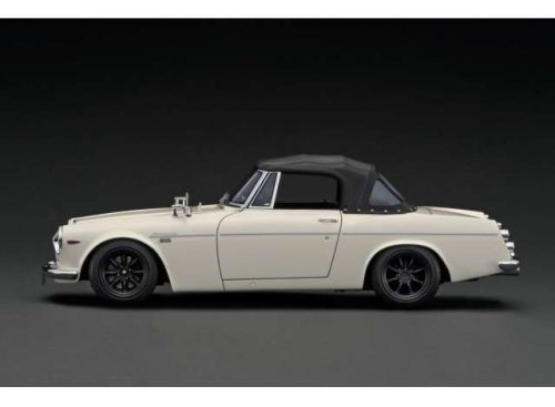 1:18 Datsun Fairlady 2000 (SR311), fehér with U20 Engine