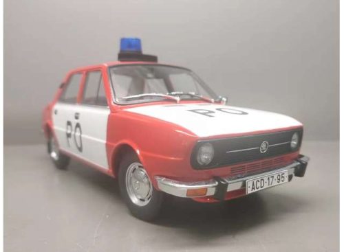 1:18 1976 Skoda 105L Fire Brigade, piros/fehér