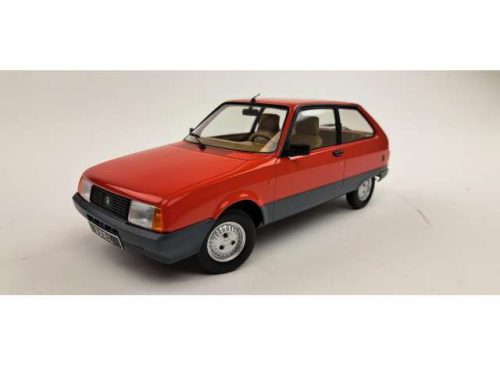 1:18 1990 Citroen Axel, piros with beige interior