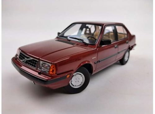 1:18 1987 Volvo 360, dark piros metallic with beige interior