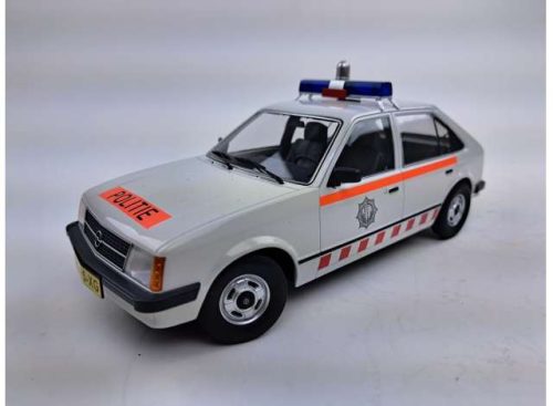 1:18 1984 Opel Kadett D 5-door Dutch Police, fehér