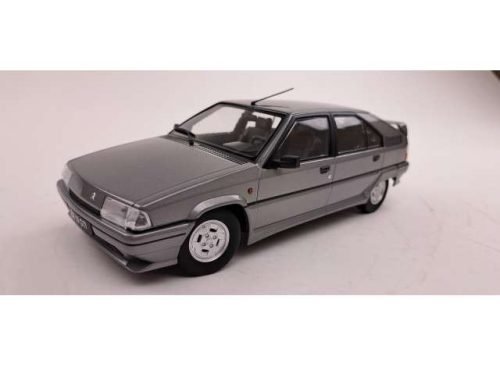 1:18 1990 Citroen BX GTi, ezüst metallic/ fekete interior