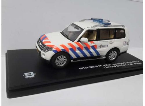 1:43 2010 Mitsubishi Pajero *Dutch Police*, fehér/kék