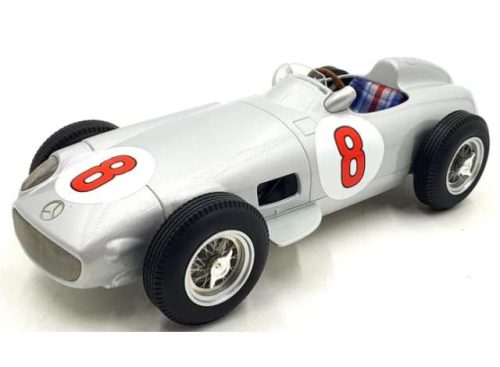 1:18 1955 Mercedes-Benz W196 #8 Juan-Manuel Fangio, Dutch GP Formula 1 Worldchampion, ezüst/piros/fehér