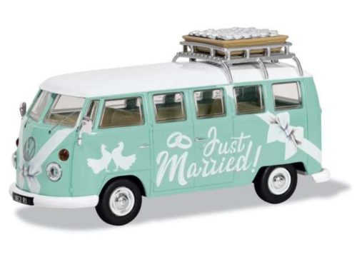 1:43 Volkswagen T1 Camper Van *Just Married*, zöld/fehér