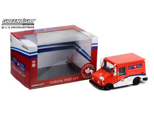 1:18 Canada Post Long-Life Postal Delivery Vehicle (LLV), piros/fehér