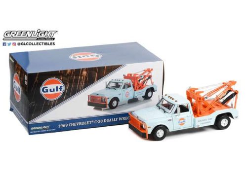 1:18 1969 Chevrolet C-30 Dually Wrecker *Gulf Oil Welding Tire Collision*,