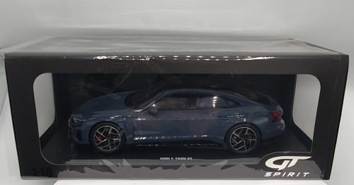 Audi e-tron GT 1:18 GT Spirit szürke GT393 Modell