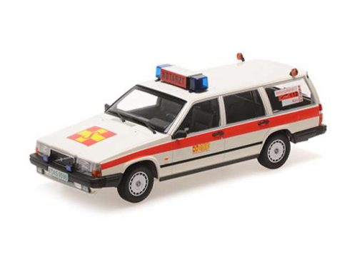 1:18 1986 Volvo 740 GL *ASB Koeln*, fehér/piros