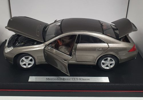 Mercedes-Benz CLS Klasse C219 W219 Official Dealer Edition 1:18 Modell