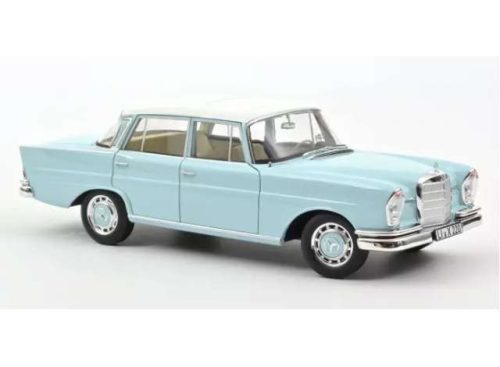 1:18 1965 Mercedes Benz 220S, light kék