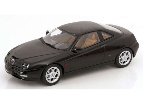 1:18 1999 Alfa Romeo GTV, fekete