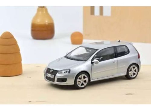 1:18 2007 Volkswagen Golf GTI Pirelli, ezüst