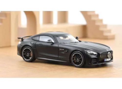 1:43 2019 Mercedes Benz AMG GT-R, fekete magno