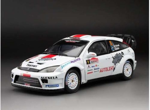 1:18 2011 Ford Focus RS WRC #1 Collin McRae *Saaremaa Rally*, fehér/piros