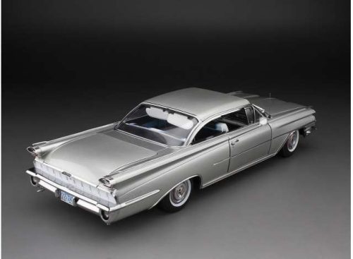 1:18 1959 Oldsmobile 98 hard top, ezüst mist